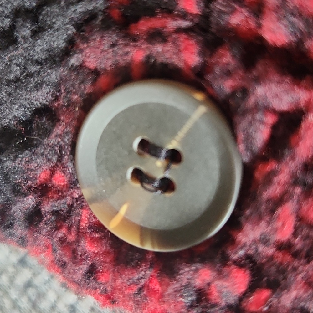 LOV3 4/$10 - Picture 3 of 6